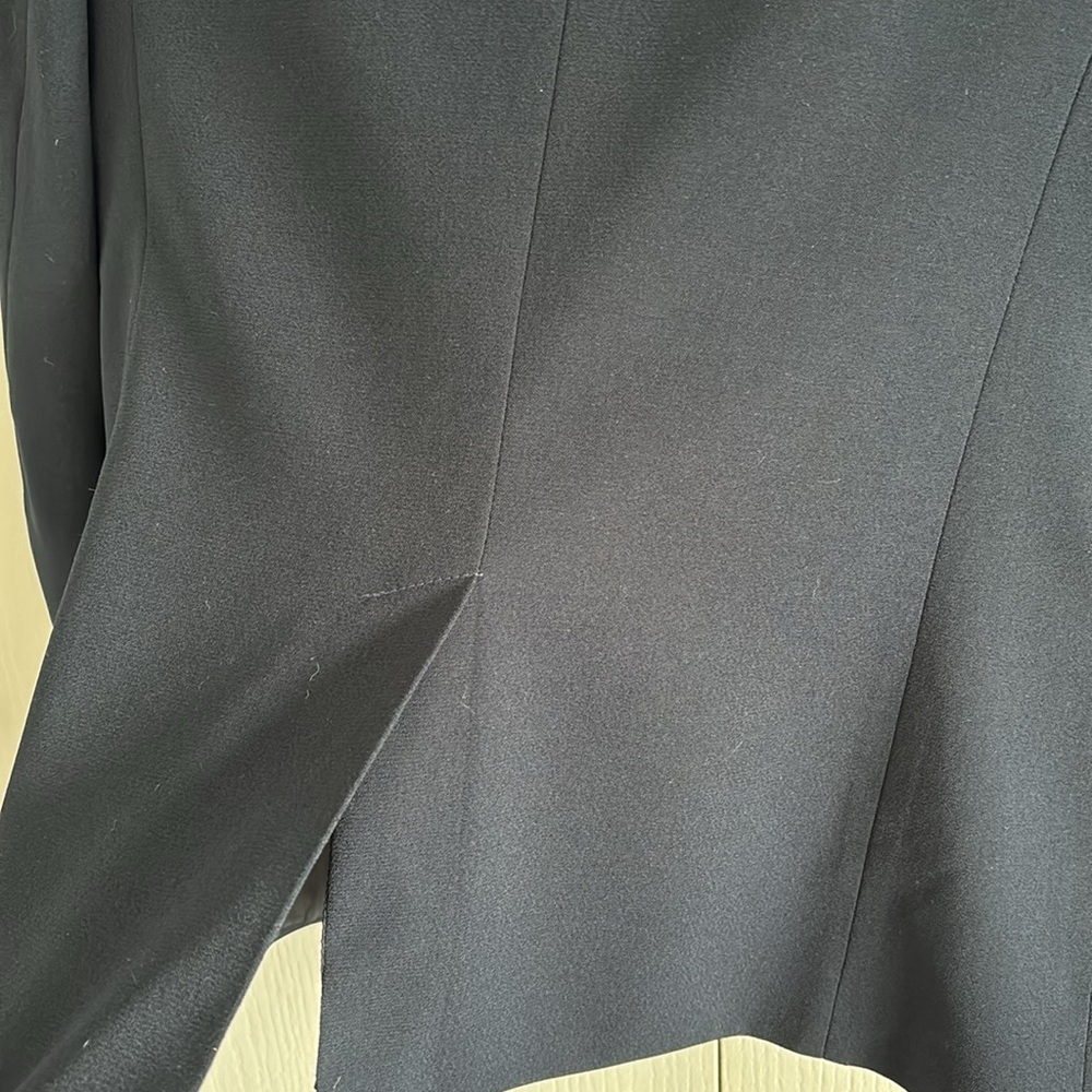Banana Republic Navy Blazer - Picture 5 of 6